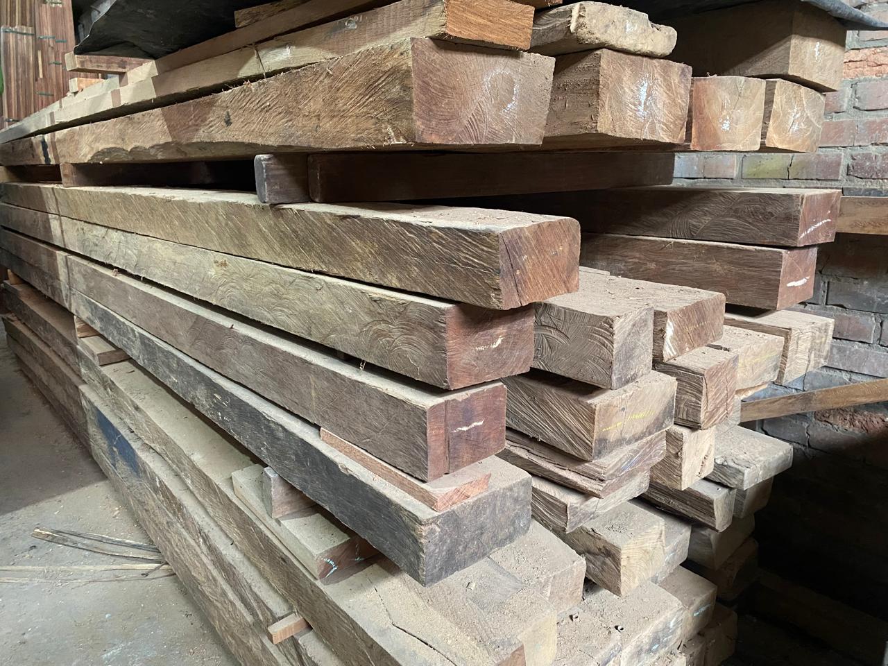 Madera alta densidad para el transporte